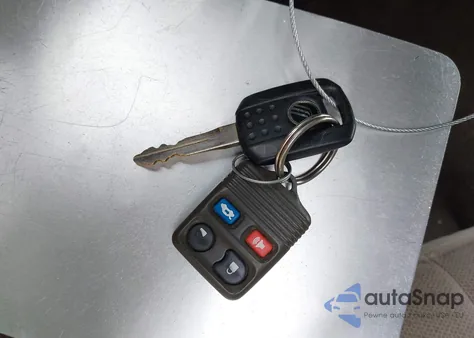 2004 Mercury Grand Marquis Gs z USA, uszkodzony, nr VIN 2MEFM74W94X627534